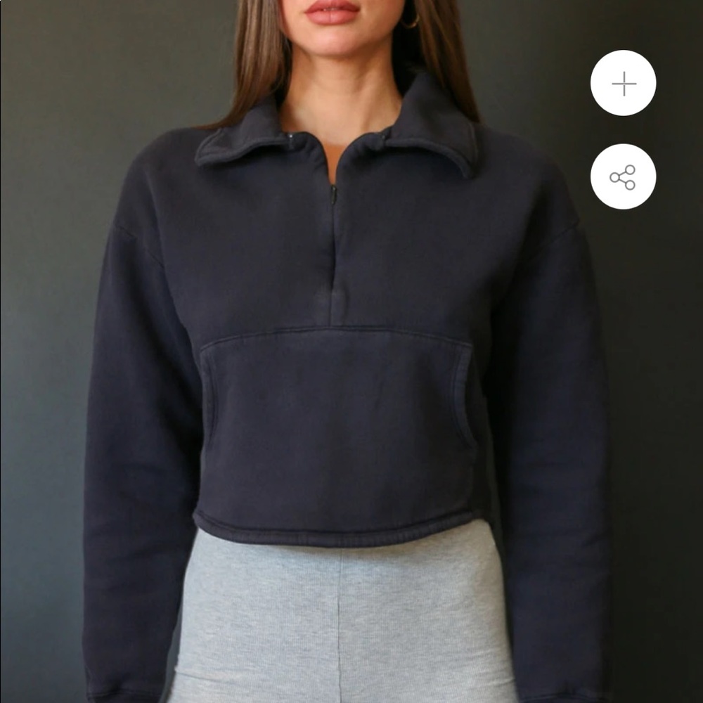 Cropped sweatshirt